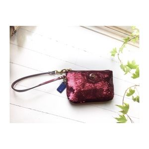 🔆NWOT🔆 RED SEQUIN COACH WRISTLET